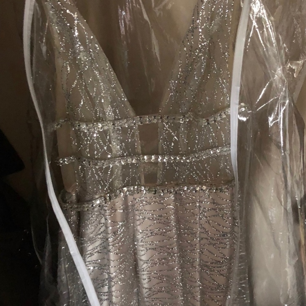 Absolutely gorgeous wedding dress